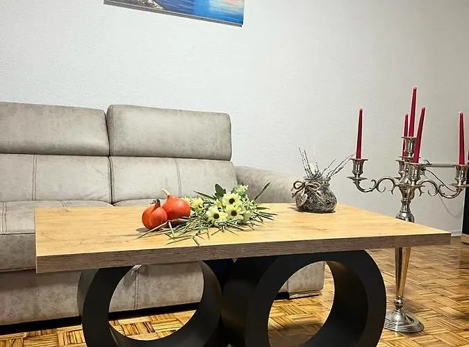 Stan Na Dan Kozarska Dubica 公寓 *